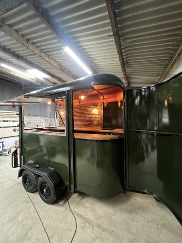 Horse box mobile bar - box,